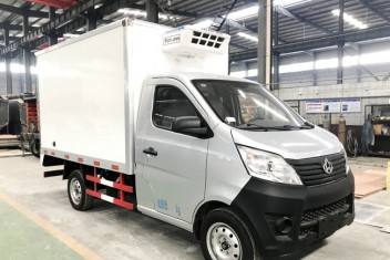 長安冷藏車(藍牌，廂長2.7米)